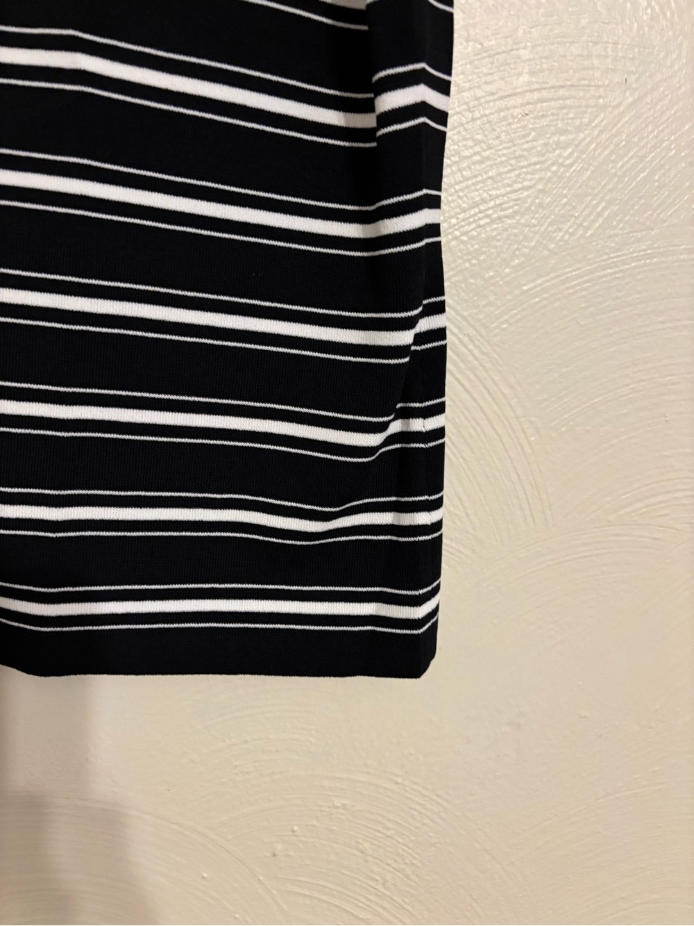 Vintage Chico’s Design Roxie Striped Sleeveless Knit Tank Top Size 1 Black White - Picture 7 of 8